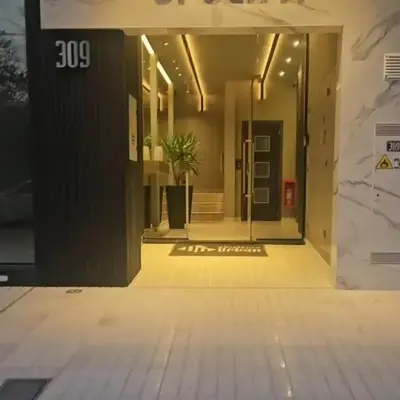 Centrico con Garage Monoambiente a Estrenar